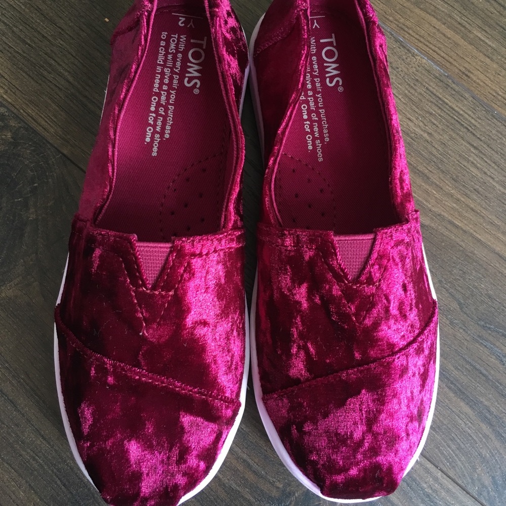 TOMS Berry Velvet Flats Size 2 Big Kids